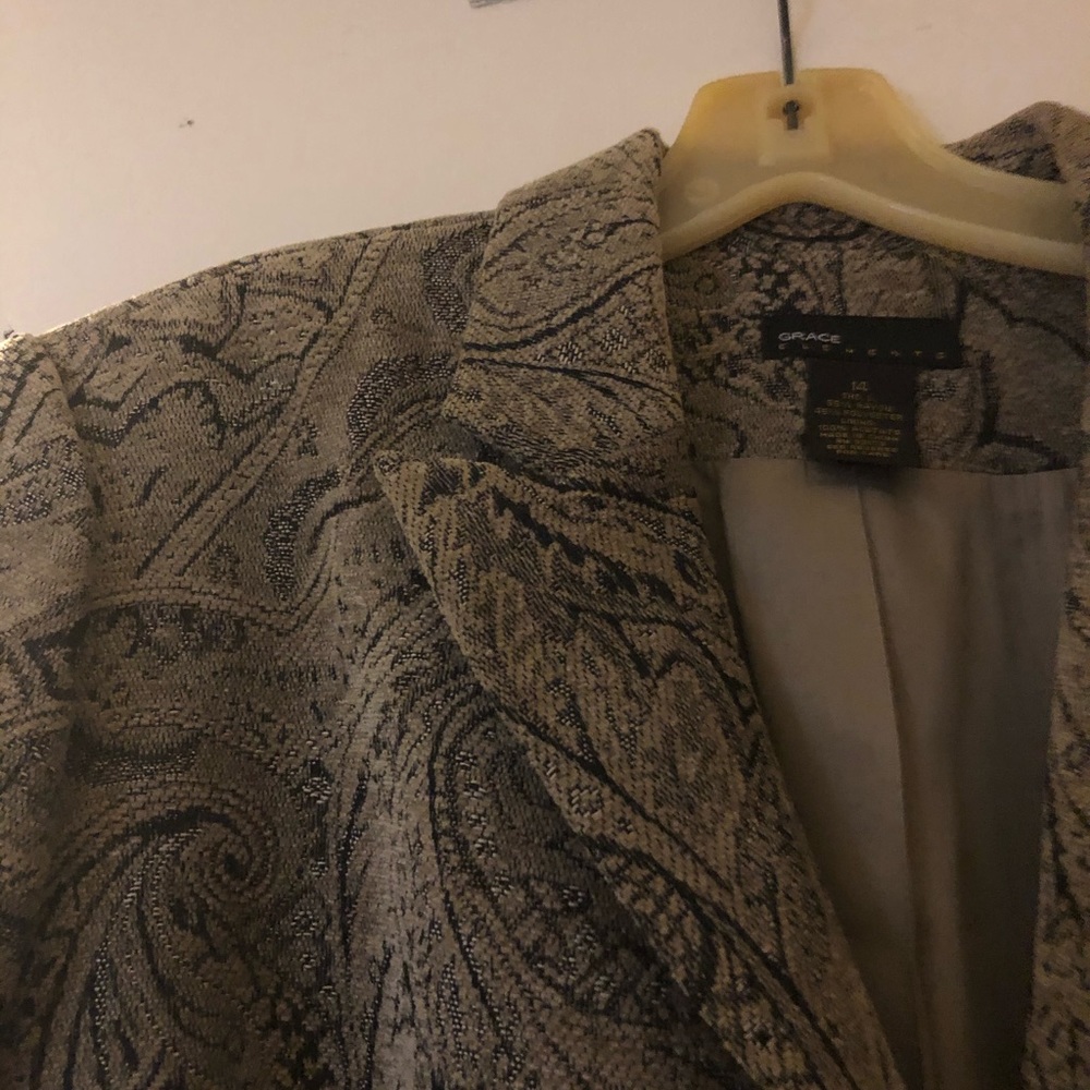 Beautiful paisley jacket.